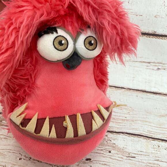 DESPICABLE ME Minion Mayhem Female Kyle Plush - Picture 9 of 9